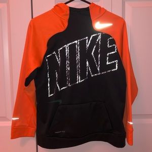 Nike Boys Hoodie- Therma Fit